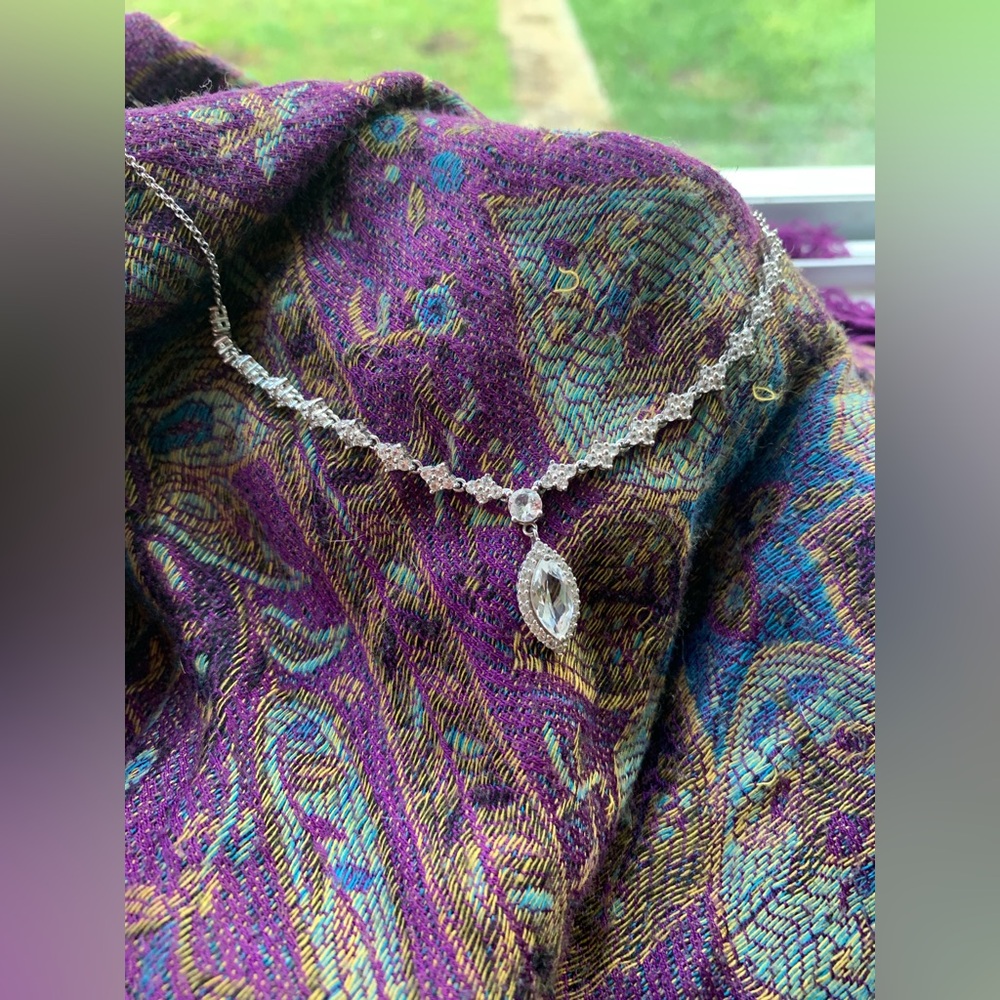 People’s sapphire frame drop necklace